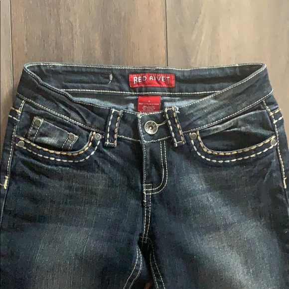 Red Rivet jeans - Picture 4 of 10